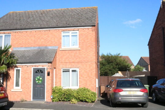 6 Elizabeth Close, Crowle, DN17 4DN